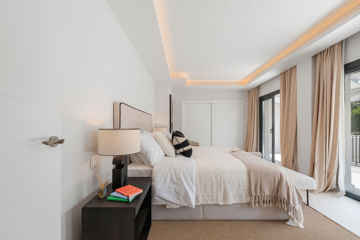 Huis te koop in Nueva Andalucía | 4 slaapkamers H5472778