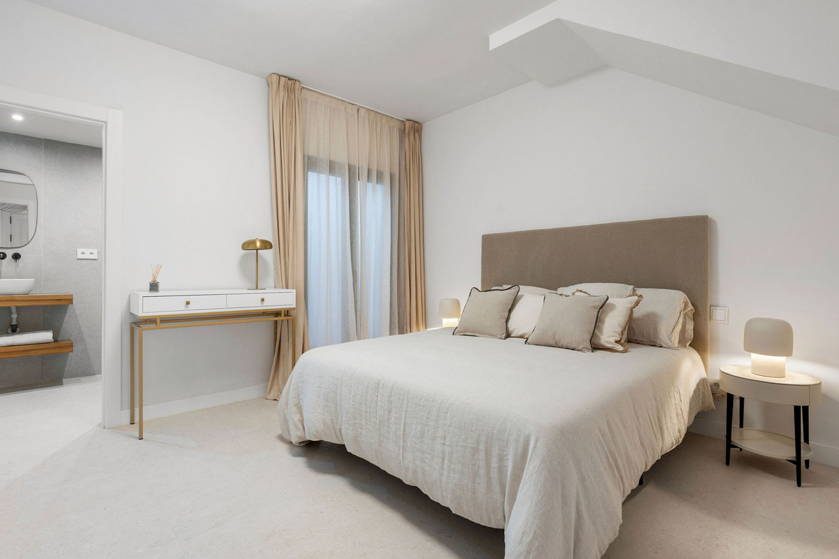 Huis te koop in Nueva Andalucía | 4 slaapkamers H5472778
