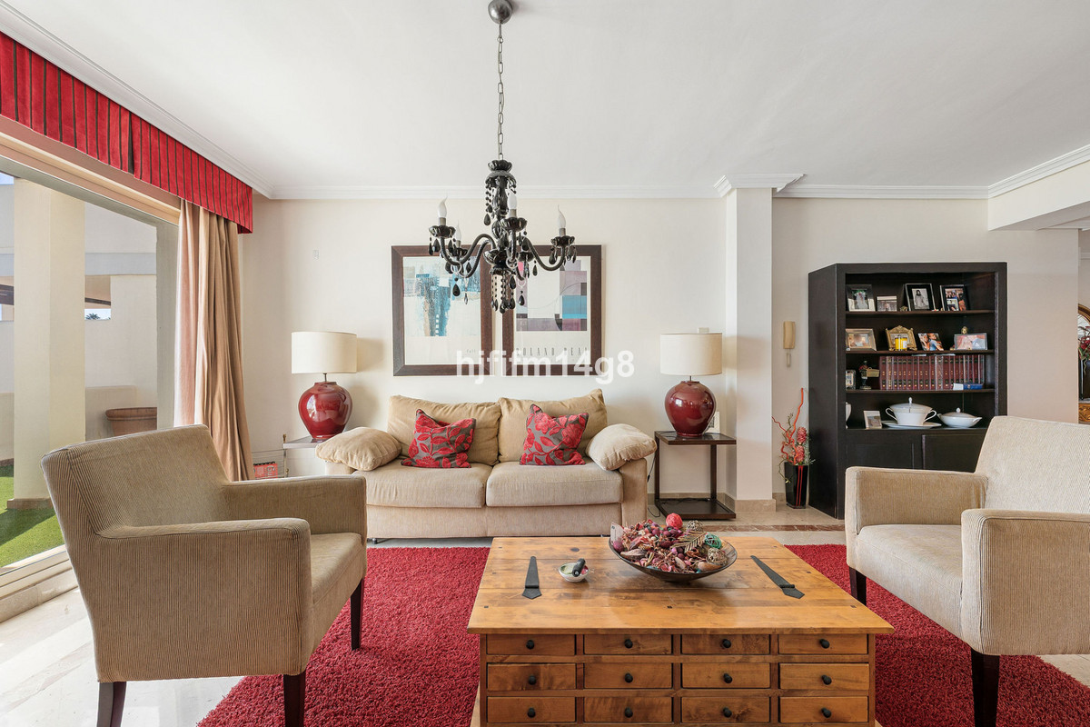 Huis te koop in Nueva Andalucía | 3 slaapkamers H5482789