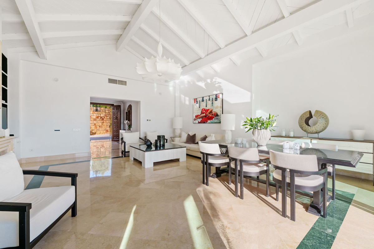 Huis te koop in Nueva Andalucía | 4 slaapkamers H5483245