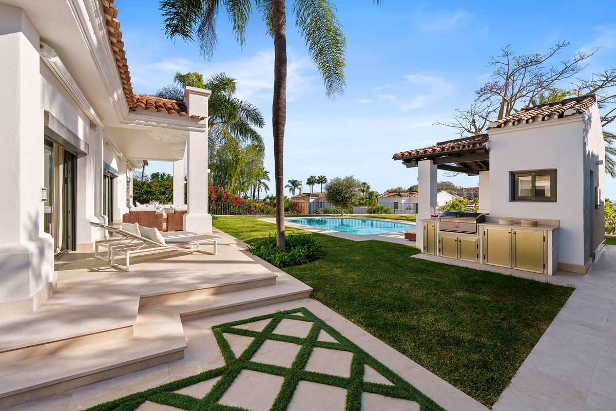 Huis te koop in Nueva Andalucía | 4 slaapkamers H5483245