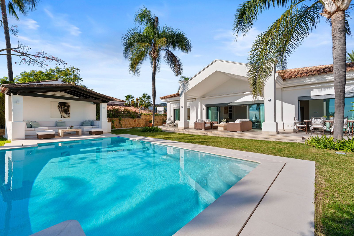 Huis te koop in Nueva Andalucía | 4 slaapkamers H5483245