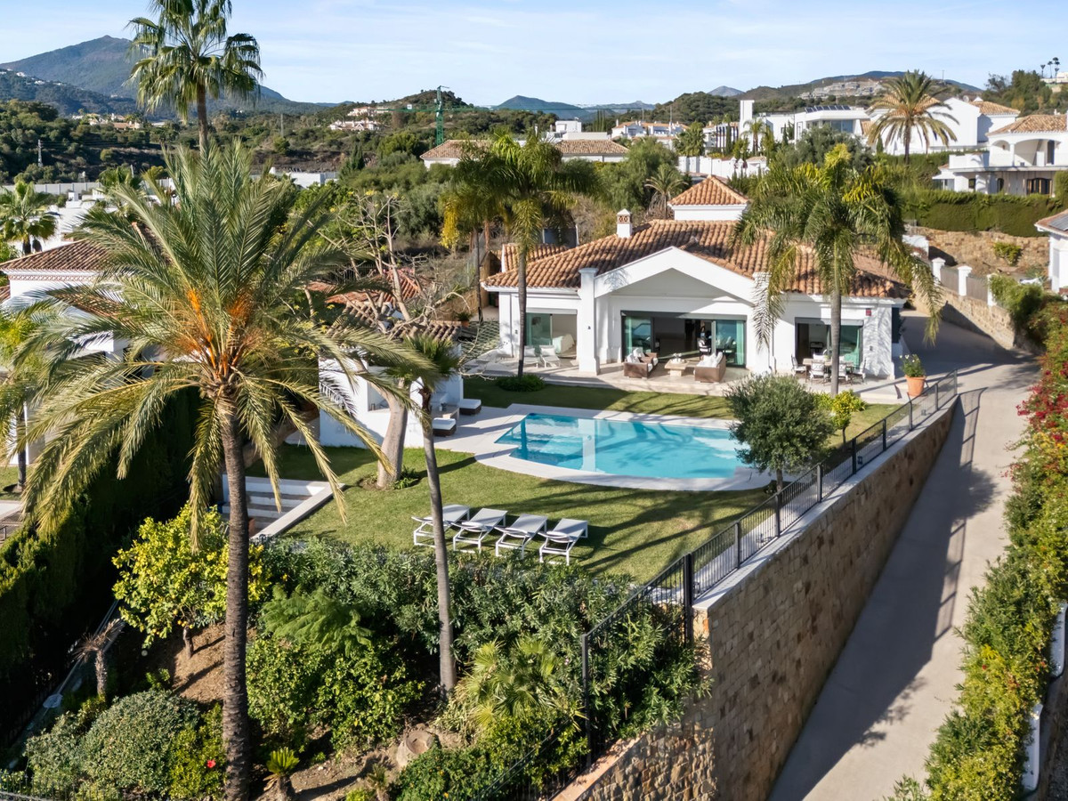 Huis te koop in Nueva Andalucía | 4 slaapkamers H5483245