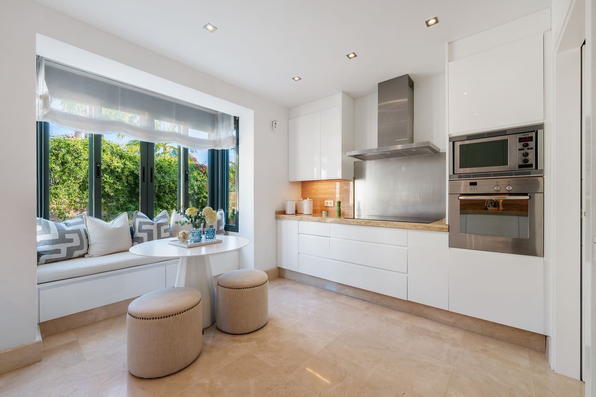 Huis te koop in Nueva Andalucía | 4 slaapkamers H5483245
