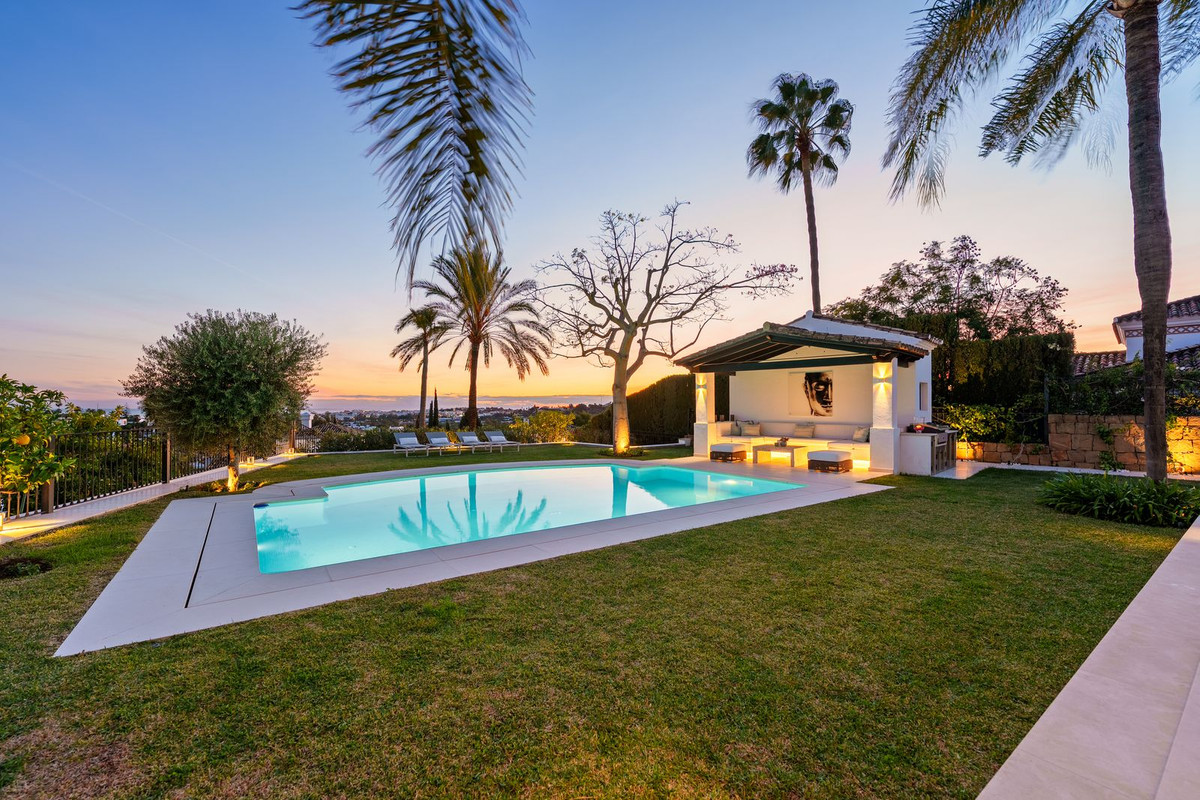 Huis te koop in Nueva Andalucía | 4 slaapkamers H5483245