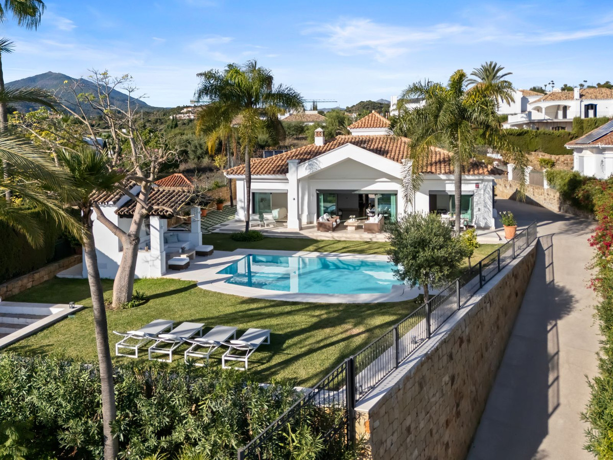 Huis te koop in Nueva Andalucía | 4 slaapkamers H5483245