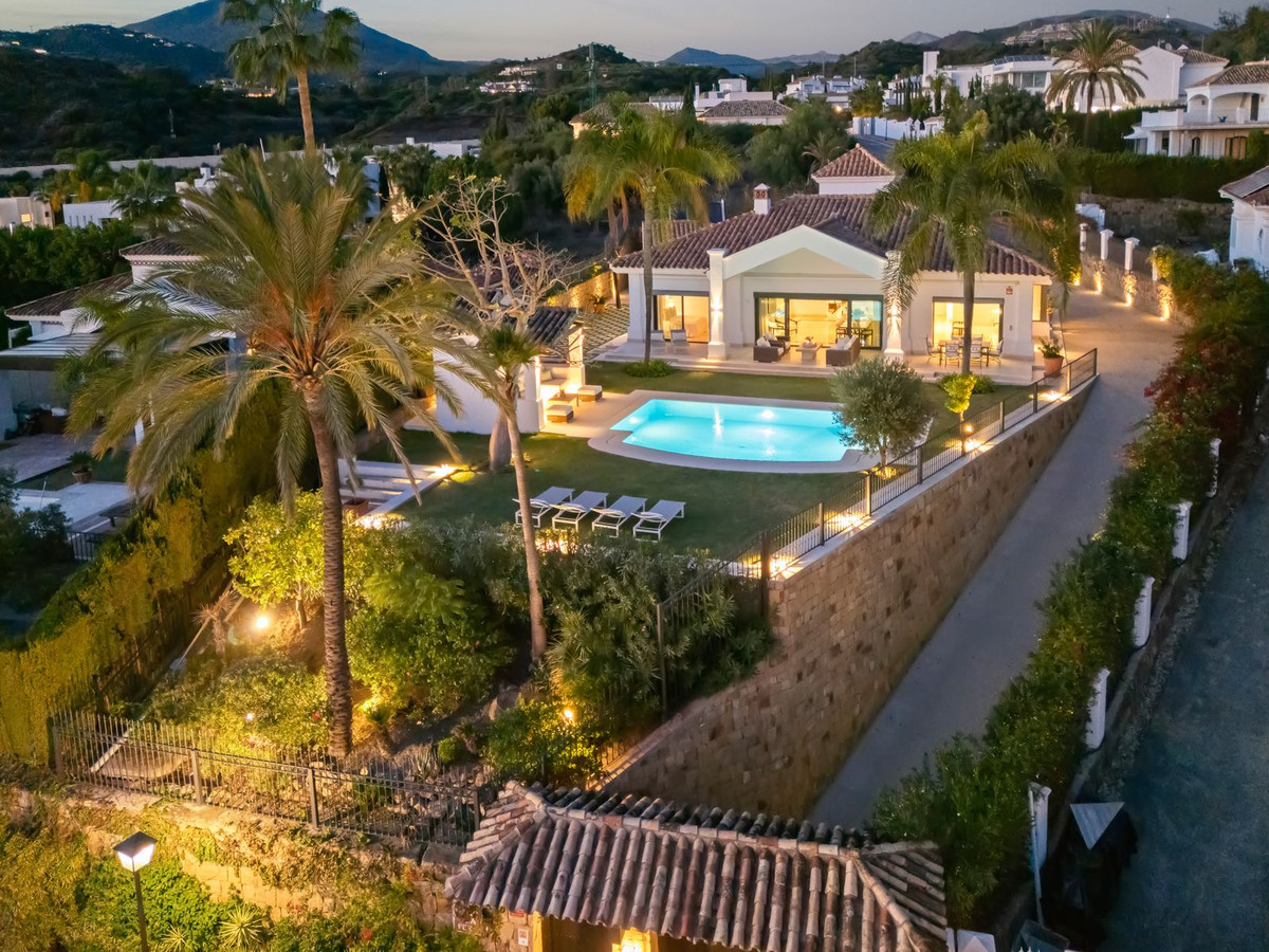 Huis te koop in Nueva Andalucía | 4 slaapkamers H5483245