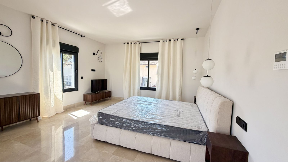 Huis te koop in Nueva Andalucía | 5 slaapkamers H5484430