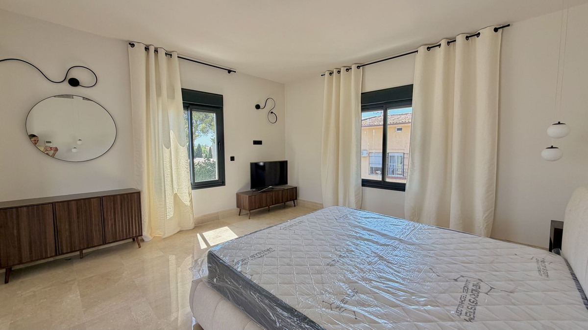 Huis te koop in Nueva Andalucía | 5 slaapkamers H5484430