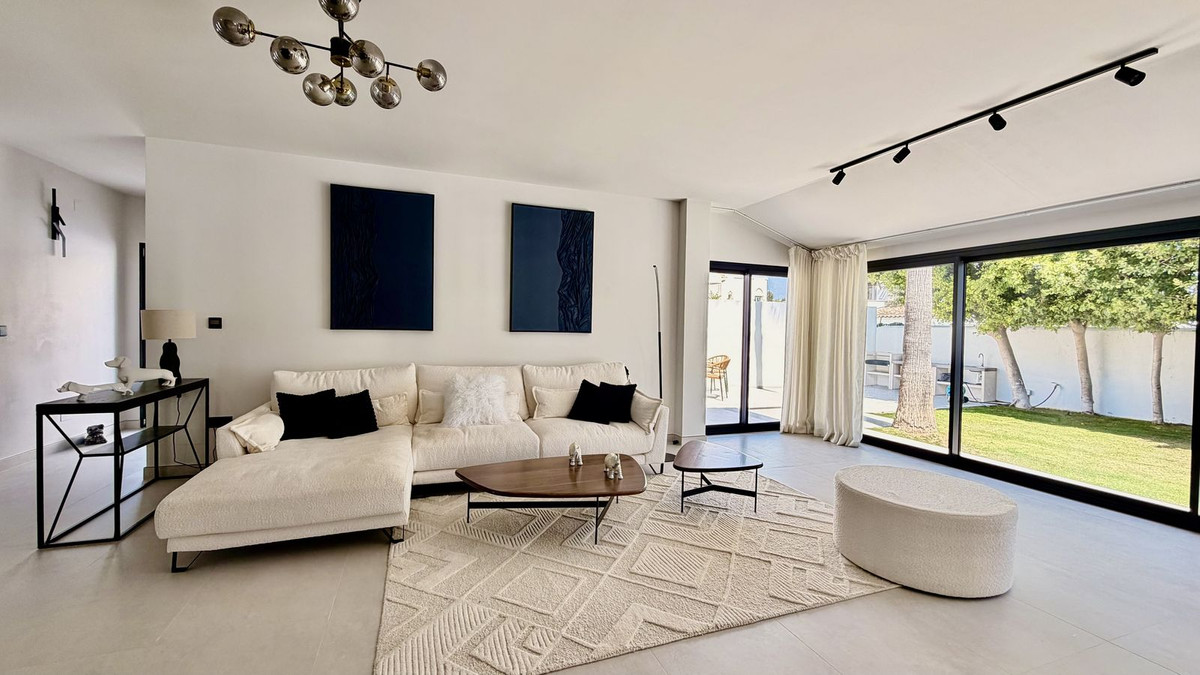 Huis te koop in Nueva Andalucía | 5 slaapkamers H5484430