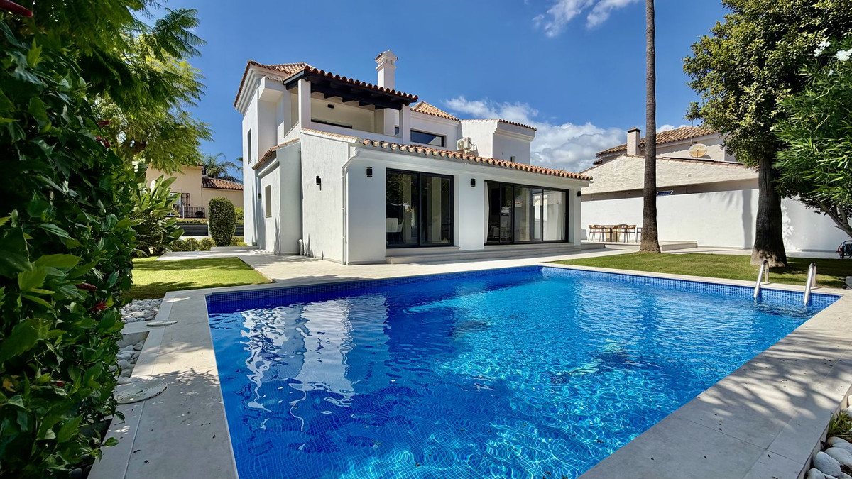 Huis te koop in Nueva Andalucía | 5 slaapkamers H5484430