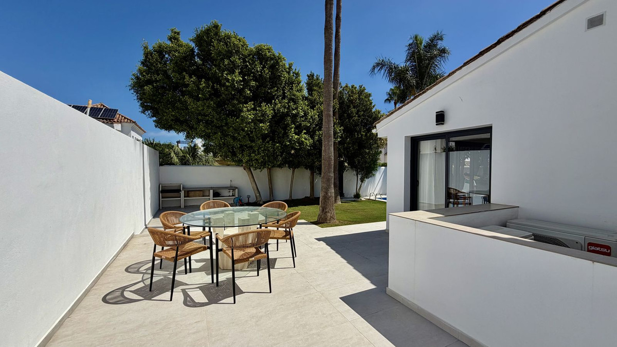 Huis te koop in Nueva Andalucía | 5 slaapkamers H5484430