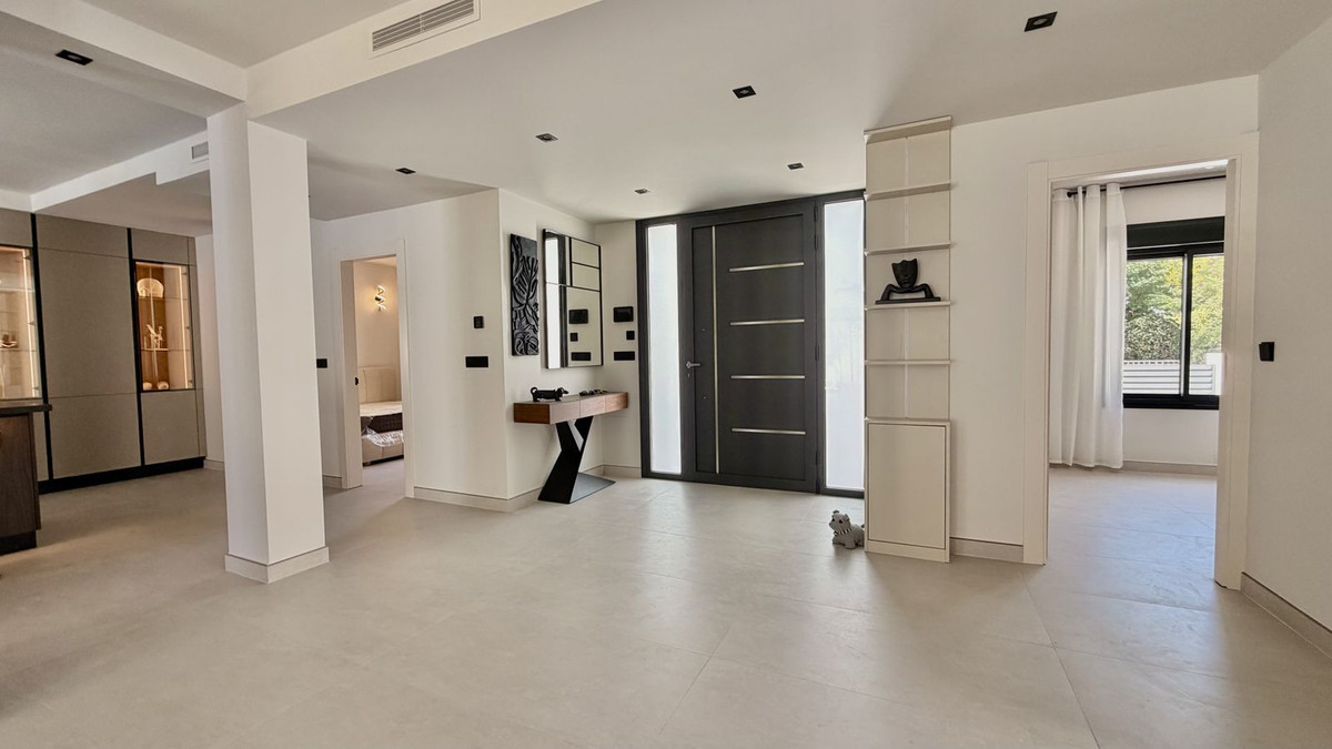 Huis te koop in Nueva Andalucía | 5 slaapkamers H5484430