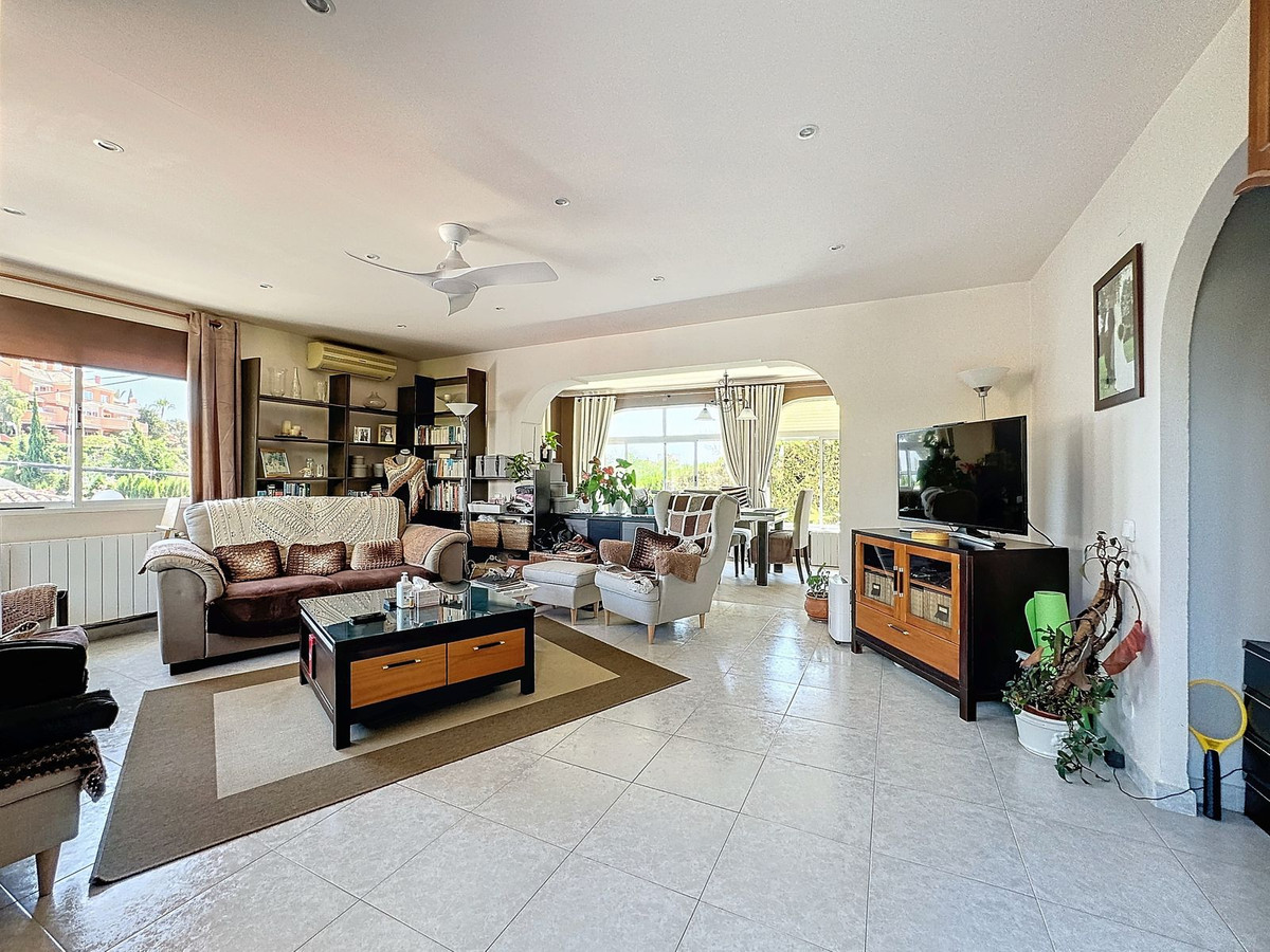 Huis te koop in Nueva Andalucía | 4 slaapkamers H5484484