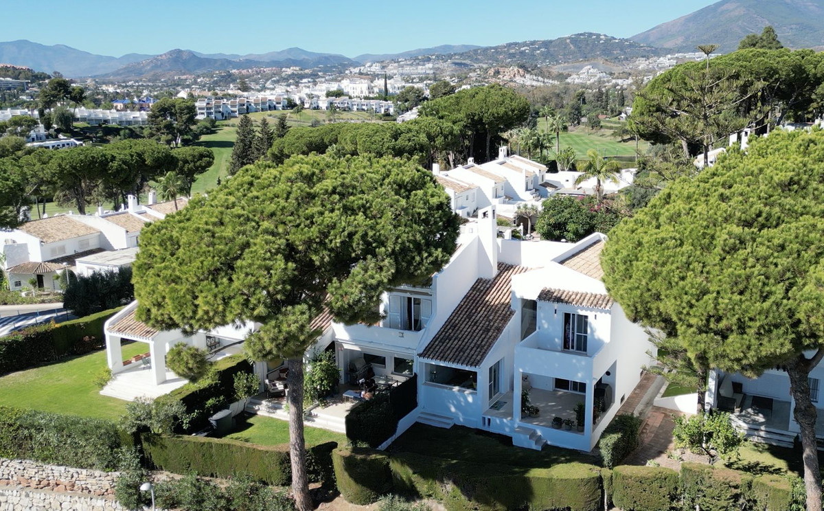Huis te koop in Nueva Andalucía | 4 slaapkamers H5484505