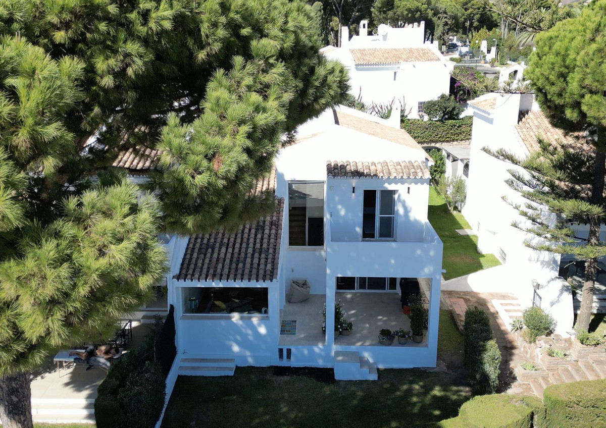 Huis te koop in Nueva Andalucía | 4 slaapkamers H5484505