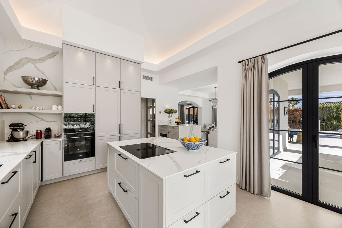 Huis te koop in Nueva Andalucía | 5 slaapkamers H5486080