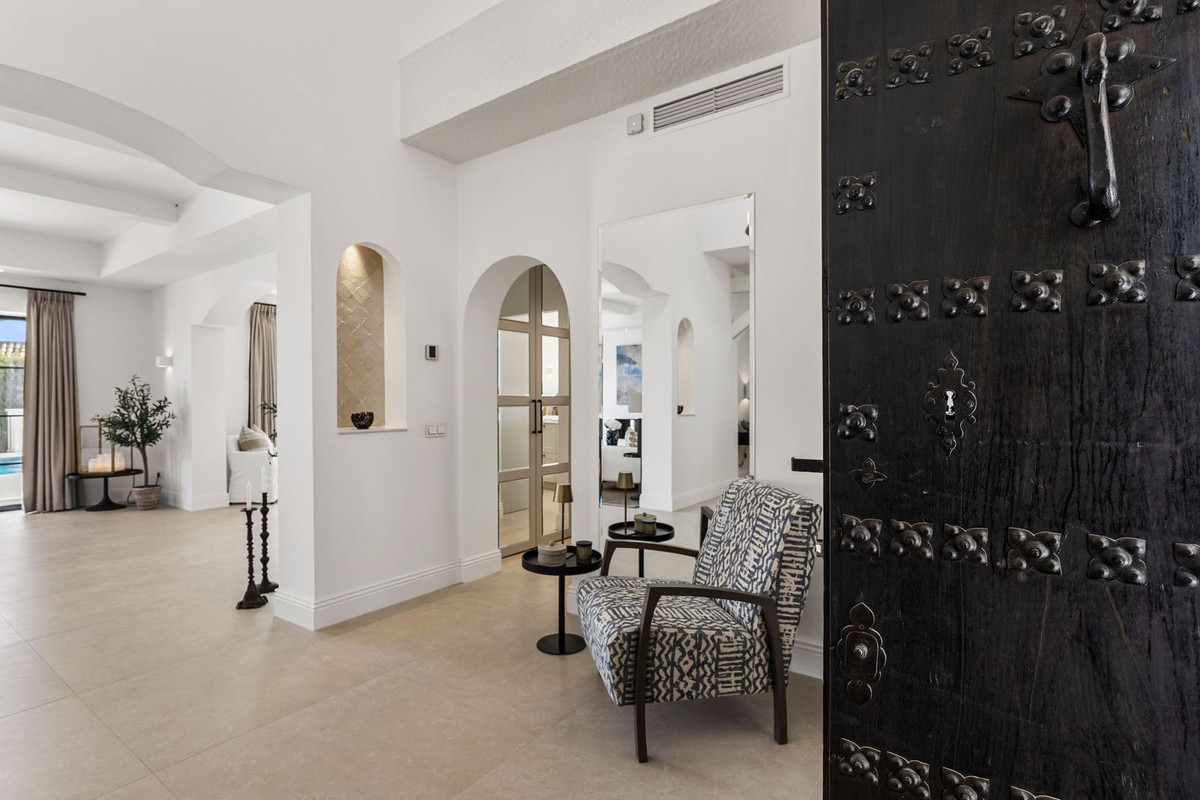 Huis te koop in Nueva Andalucía | 5 slaapkamers H5486080