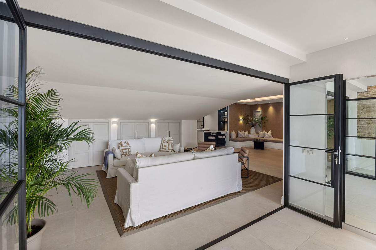 Huis te koop in Nueva Andalucía | 5 slaapkamers H5486080