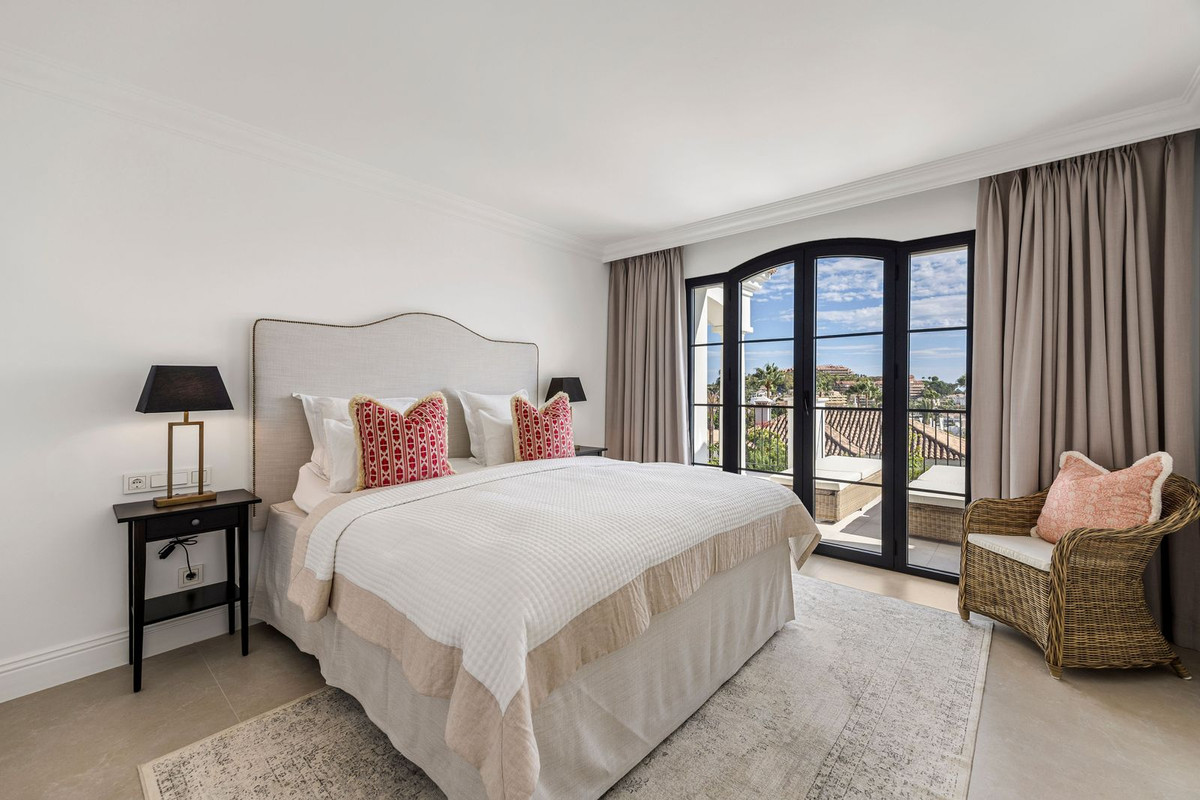 Huis te koop in Nueva Andalucía | 5 slaapkamers H5486080