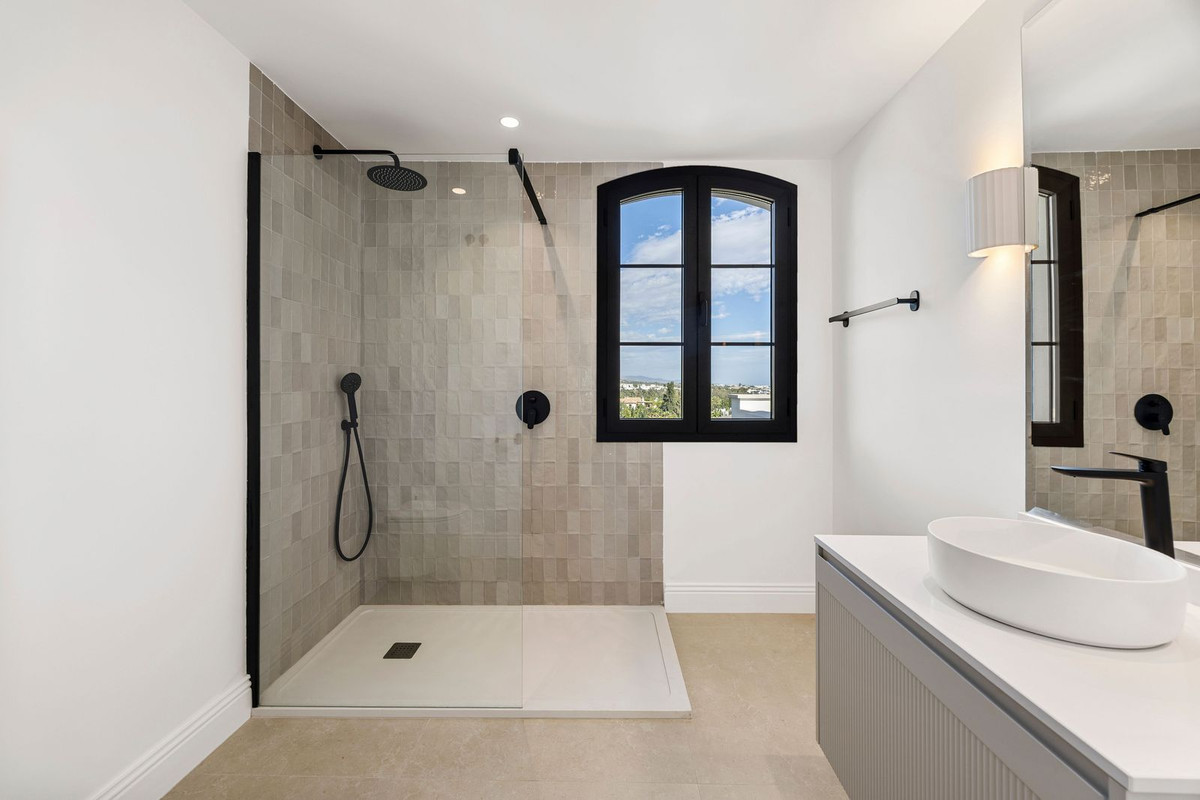Huis te koop in Nueva Andalucía | 5 slaapkamers H5486080