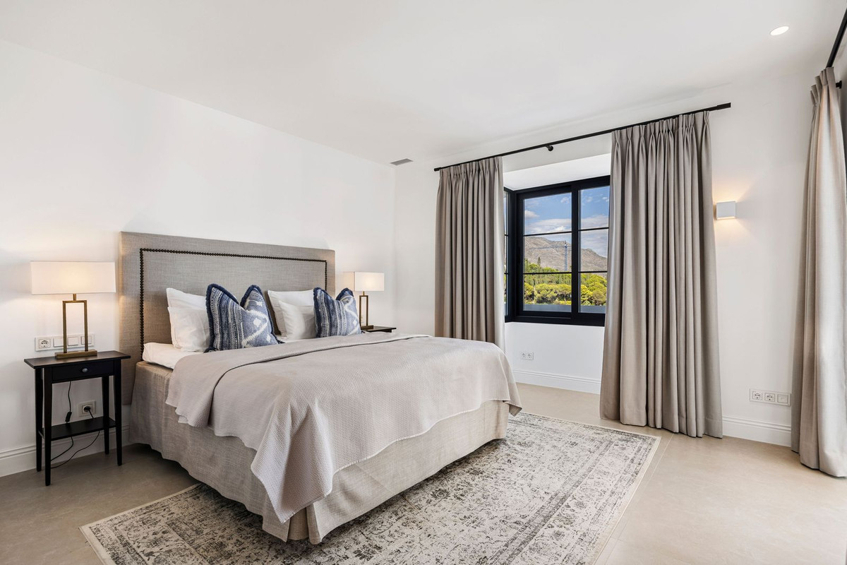 Huis te koop in Nueva Andalucía | 5 slaapkamers H5486080