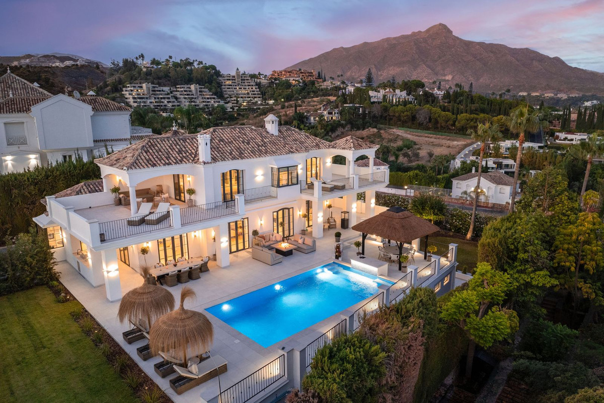 Huis te koop in Nueva Andalucía | 5 slaapkamers H5486080