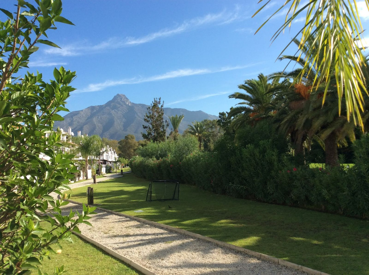 Huis te koop in Nueva Andalucía | 4 slaapkamers H5486419