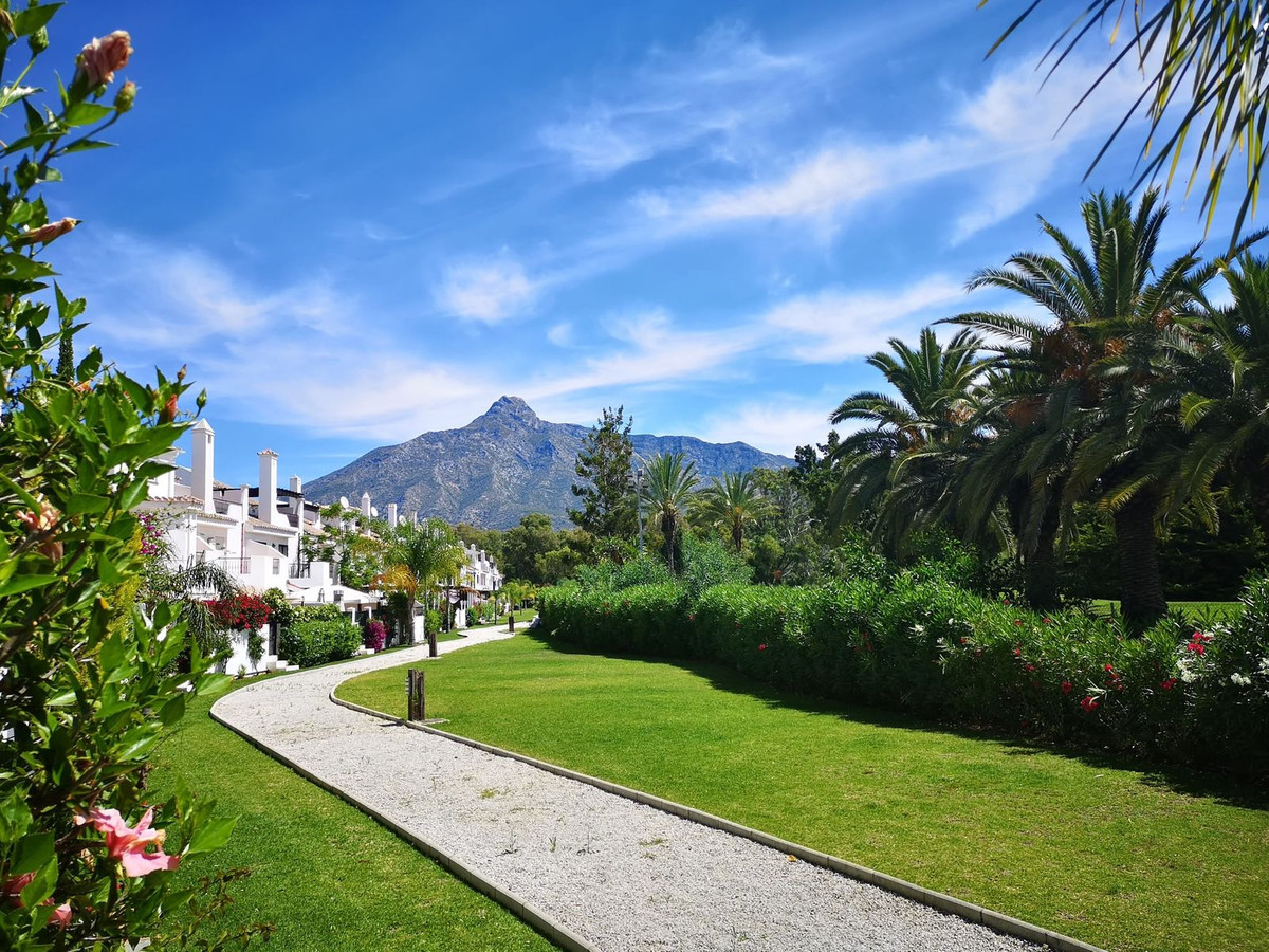 Huis te koop in Nueva Andalucía | 4 slaapkamers H5486419