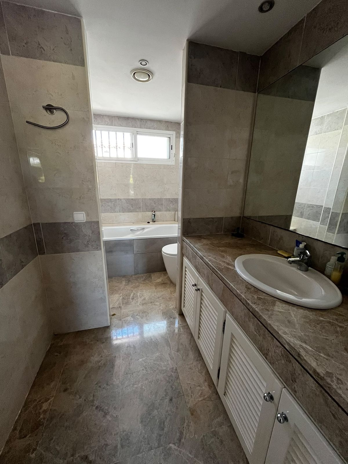 Huis te koop in Nueva Andalucía | 4 slaapkamers H5486419