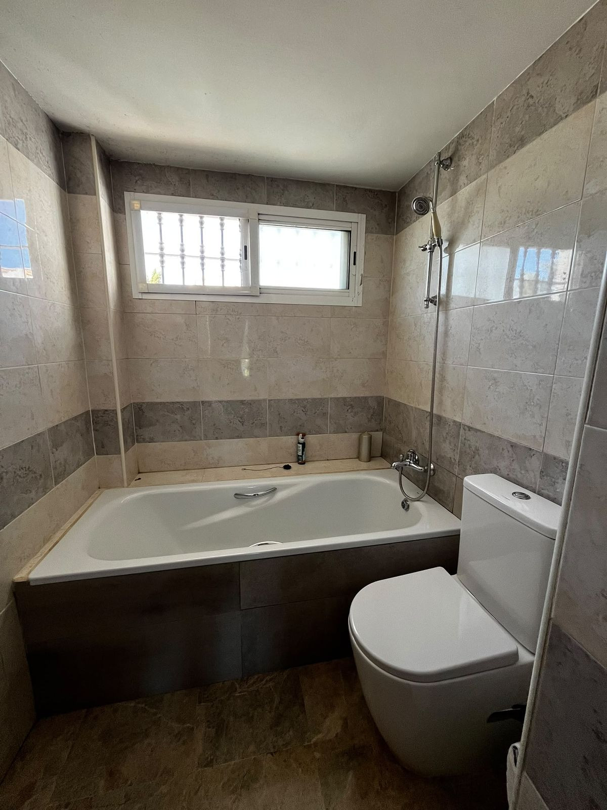 Huis te koop in Nueva Andalucía | 4 slaapkamers H5486419