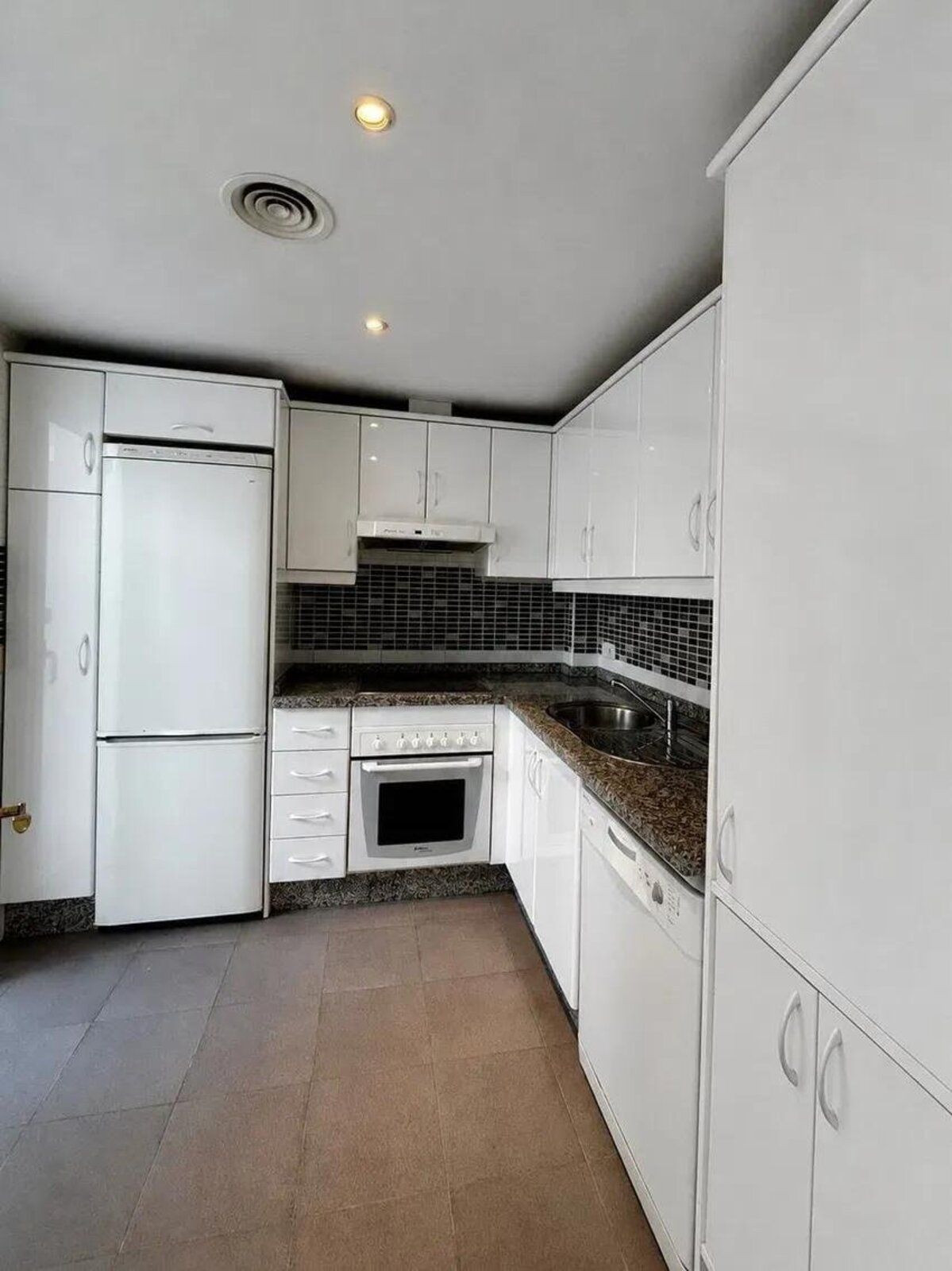 Huis te koop in Nueva Andalucía | 3 slaapkamers H5486524