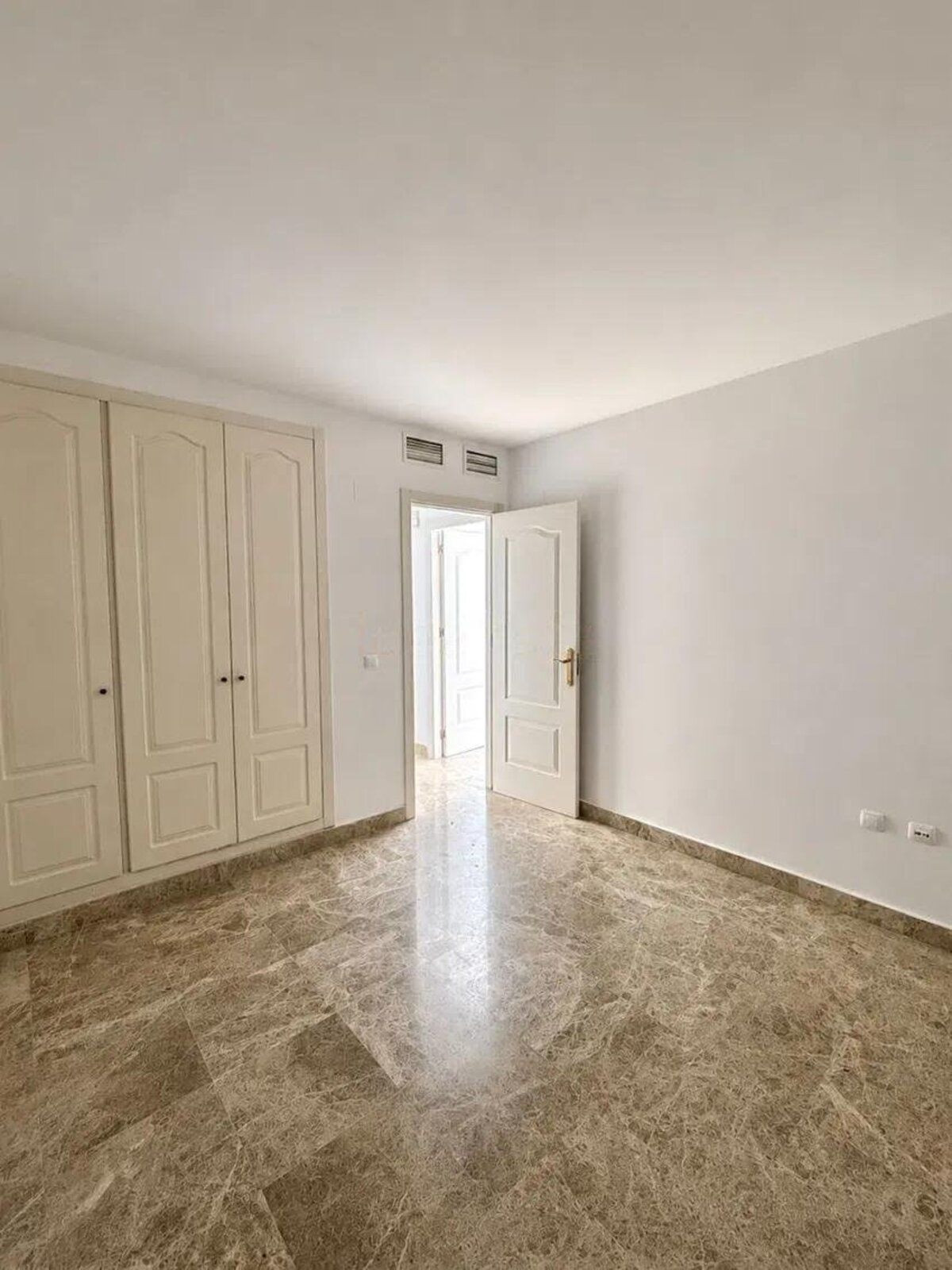 Huis te koop in Nueva Andalucía | 3 slaapkamers H5486524