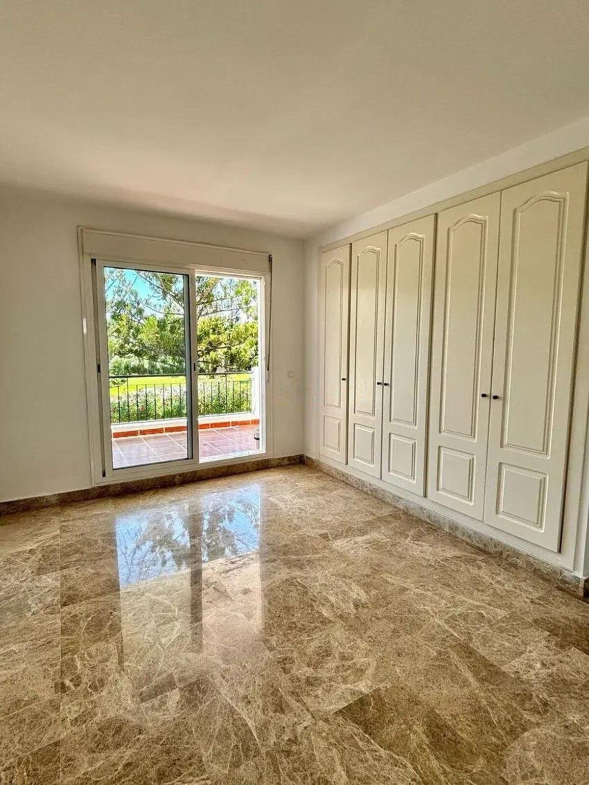 Huis te koop in Nueva Andalucía | 3 slaapkamers H5486524