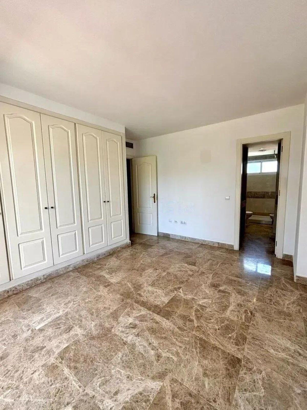 Huis te koop in Nueva Andalucía | 3 slaapkamers H5486524