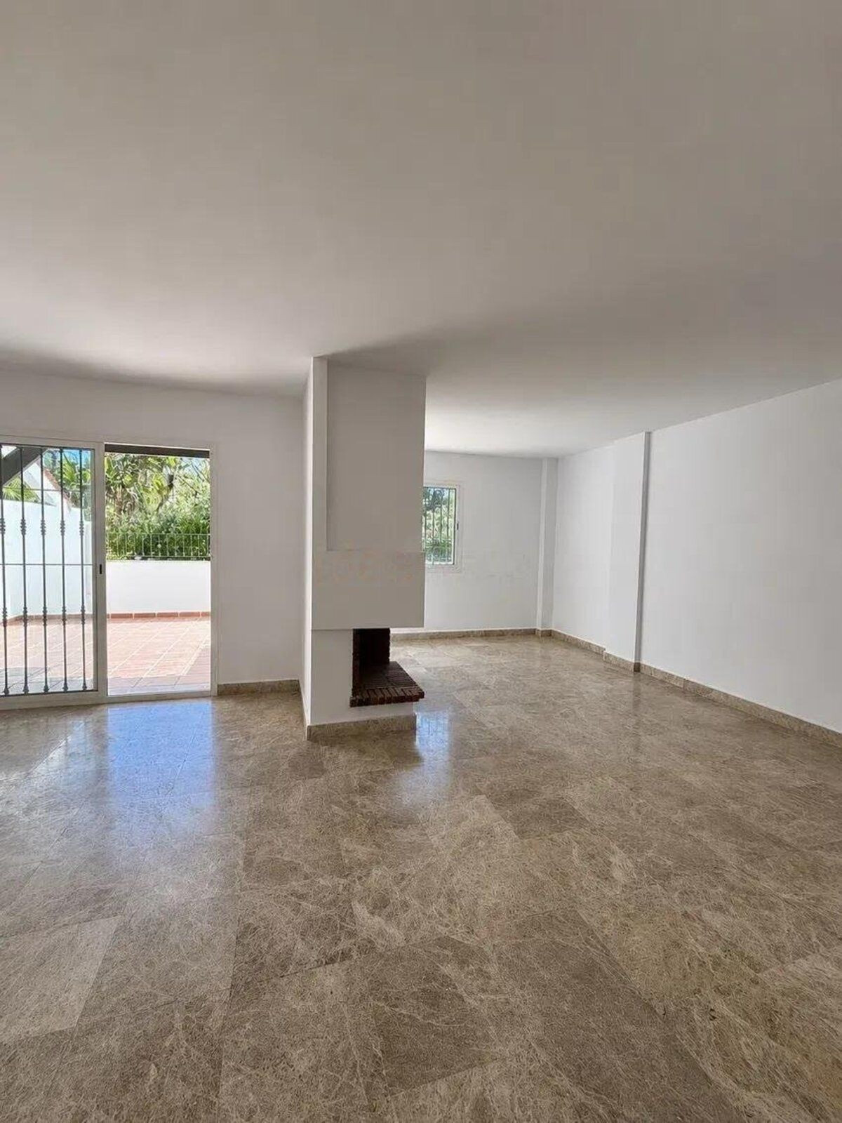 Huis te koop in Nueva Andalucía | 3 slaapkamers H5486524