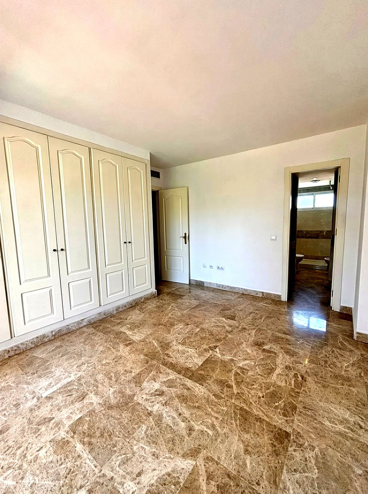 Huis te koop in Nueva Andalucía | 3 slaapkamers H5486551