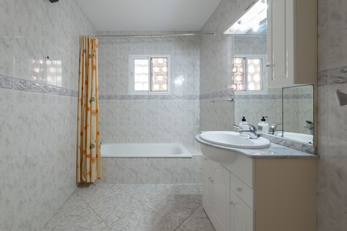 Huis te koop in Nueva Andalucía | 4 slaapkamers H5487622