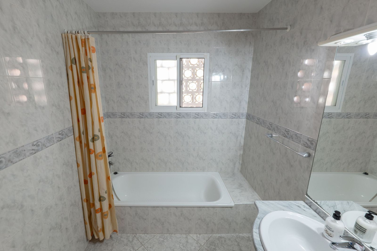 Huis te koop in Nueva Andalucía | 4 slaapkamers H5487622