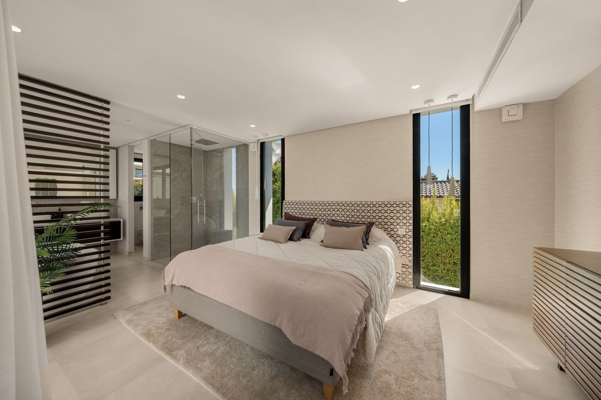 Huis te koop in Nueva Andalucía | 5 slaapkamers H5487757