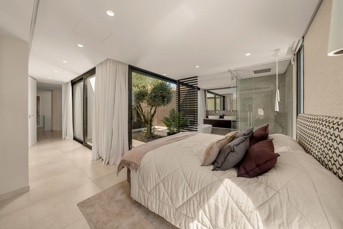 Huis te koop in Nueva Andalucía | 5 slaapkamers H5487757