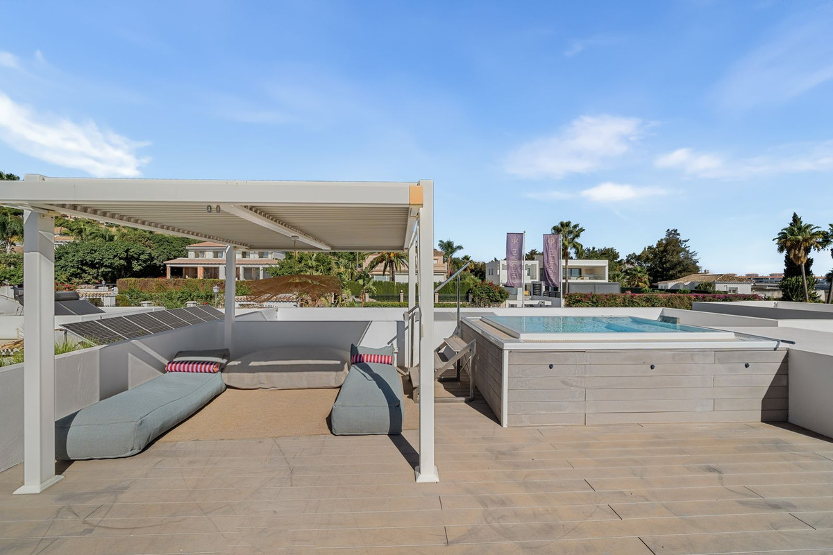 Huis te koop in Nueva Andalucía | 5 slaapkamers H5487757