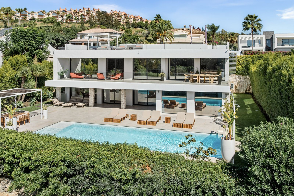Huis te koop in Nueva Andalucía | 5 slaapkamers H5487757