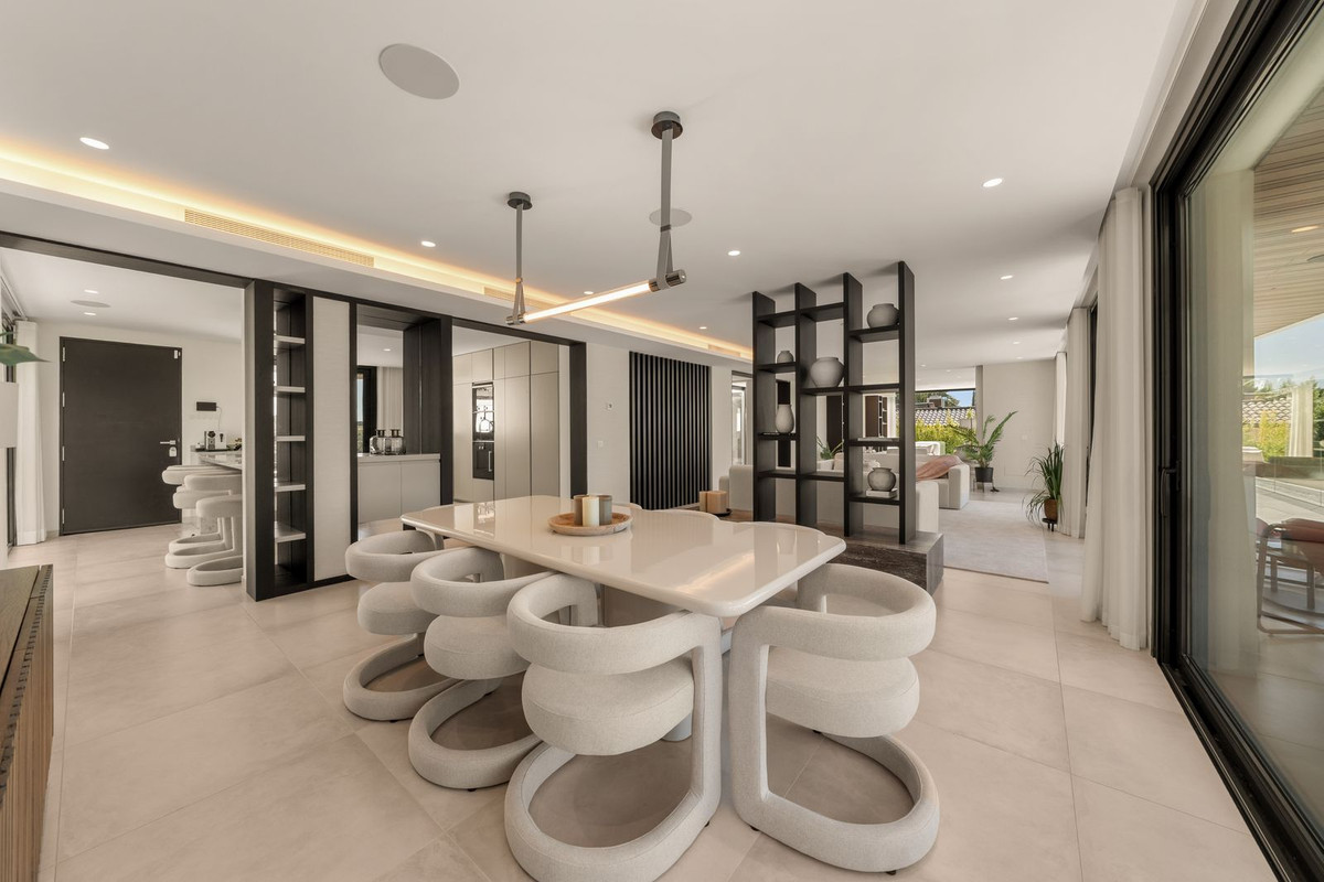 Huis te koop in Nueva Andalucía | 5 slaapkamers H5487757