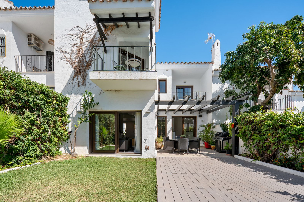 Huis te koop in Nueva Andalucía | 4 slaapkamers H5487859