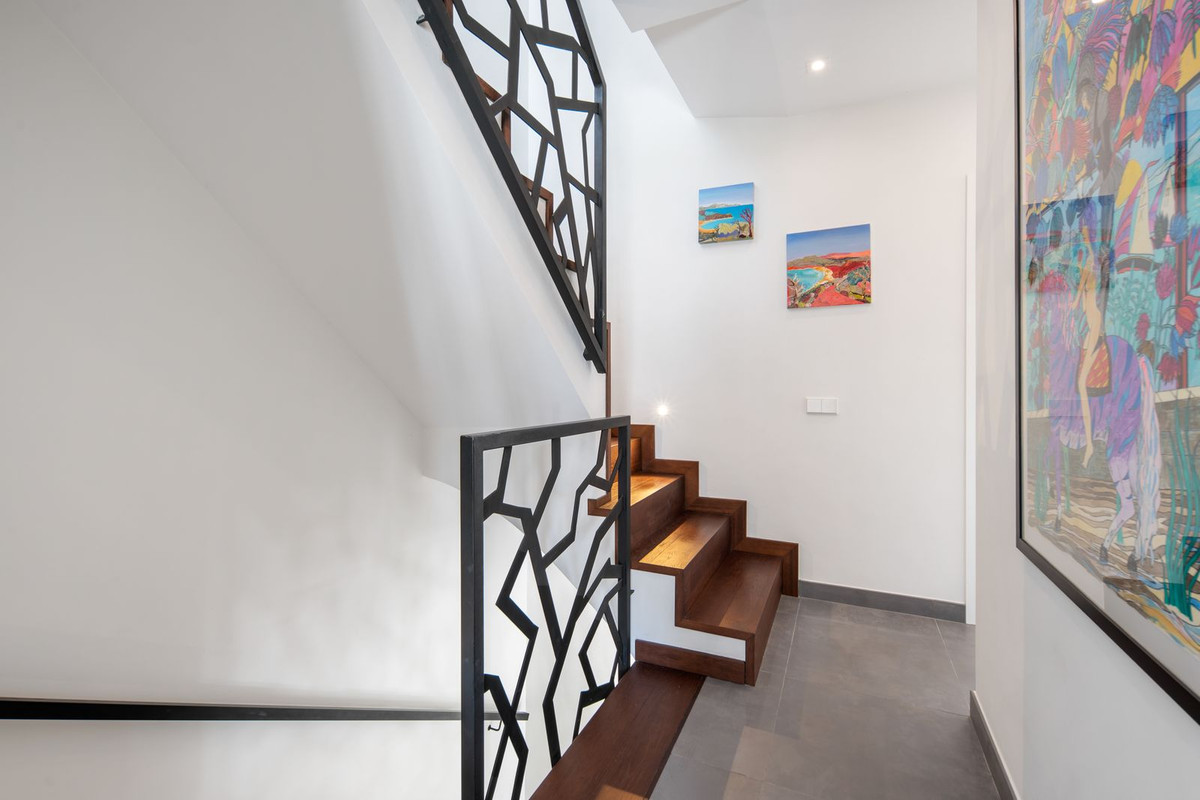 Huis te koop in Nueva Andalucía | 4 slaapkamers H5487859