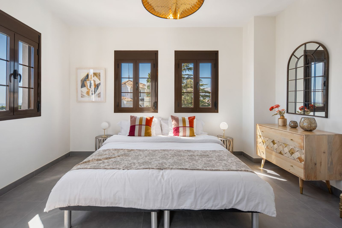 Huis te koop in Nueva Andalucía | 4 slaapkamers H5487859