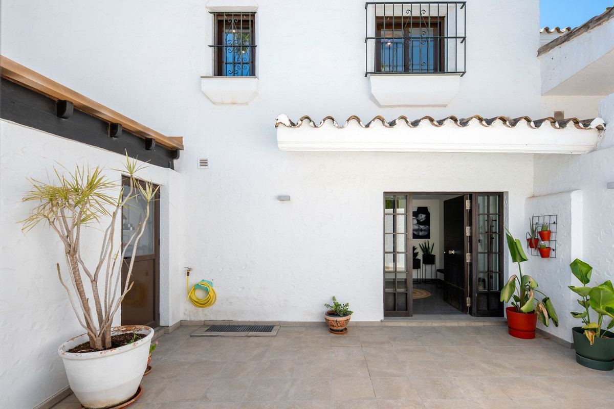 Huis te koop in Nueva Andalucía | 4 slaapkamers H5487859