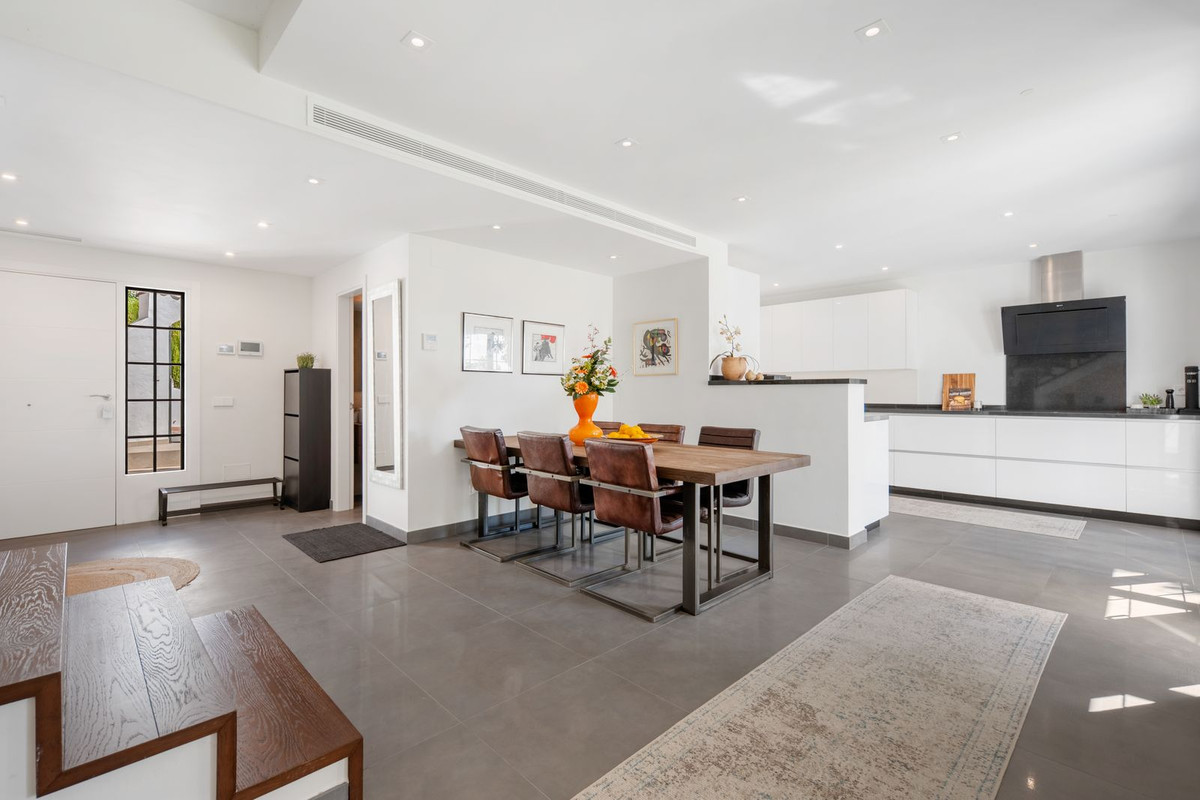 Huis te koop in Nueva Andalucía | 4 slaapkamers H5487859