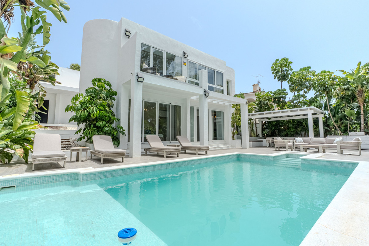 Huis te koop in Nueva Andalucía | 4 slaapkamers H5487964
